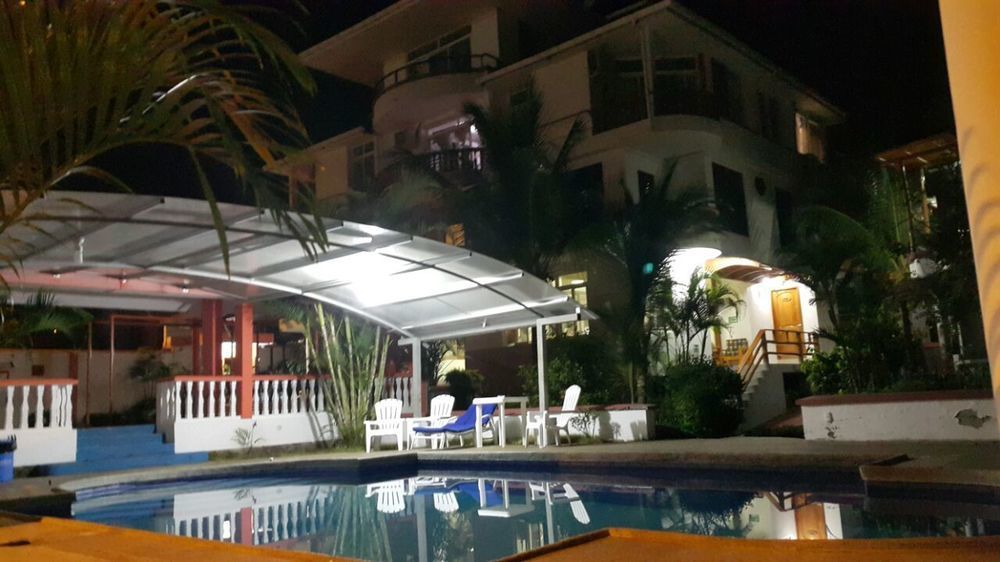 Hotel Dejavu Puerto Ayora  Exterior photo